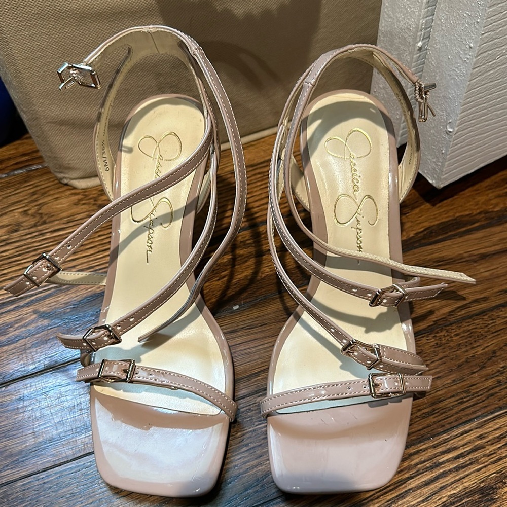 Jessica Simpson wedges size 6m  36 1/2